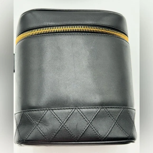 Chanel-Authentic-CC Logo bicolore Black Lambskin Leather Vanity Case - Picture 10 of 10